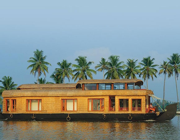 Luxury houseboat alleppey kerala