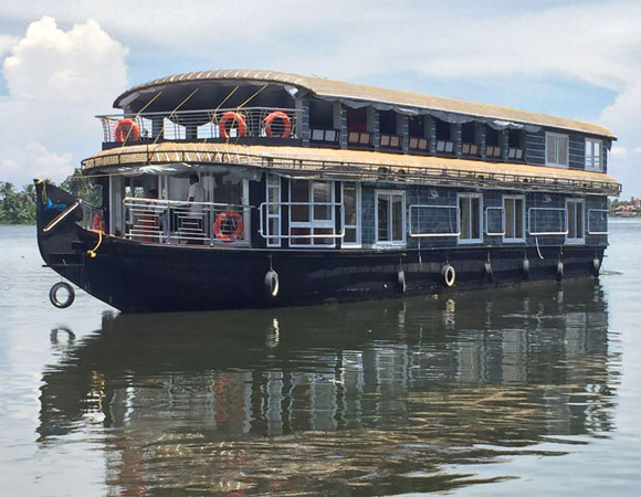 Best 7 bedroom houseboat