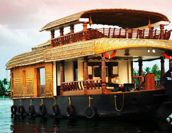 5 Bedroom Houseboat