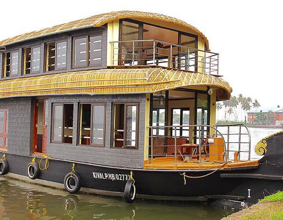 3 Bedroom Houseboat