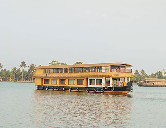 7 Bedroom Houseboat