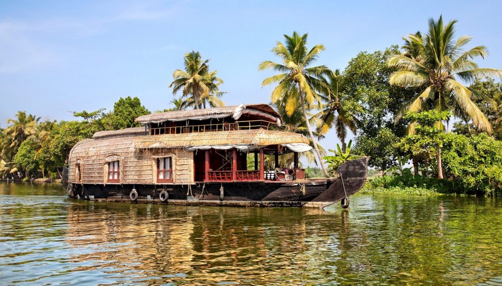 1016846-alleppey-backwaters-kerala